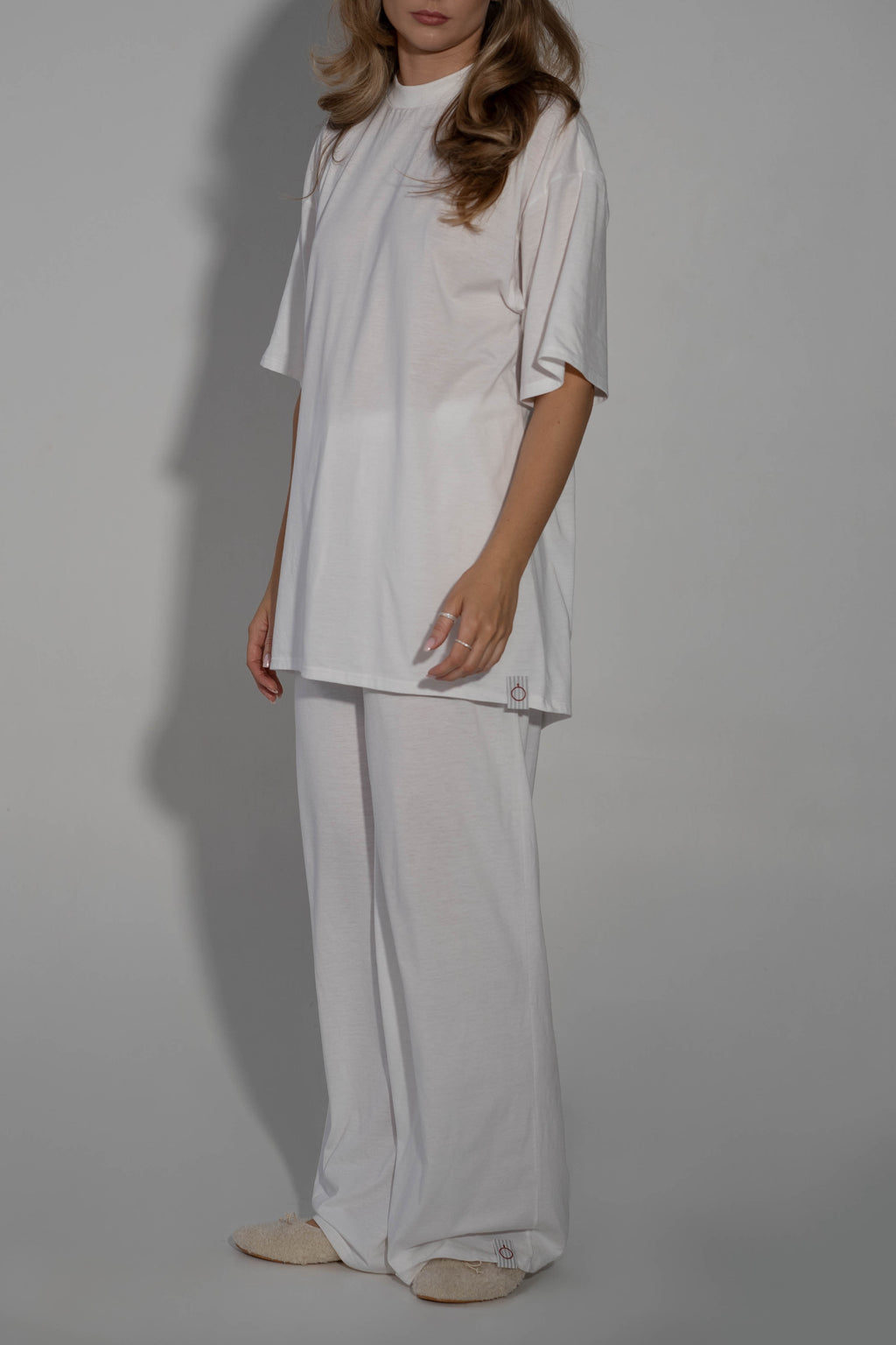 T-krekls ar atvērtu muguras daļu