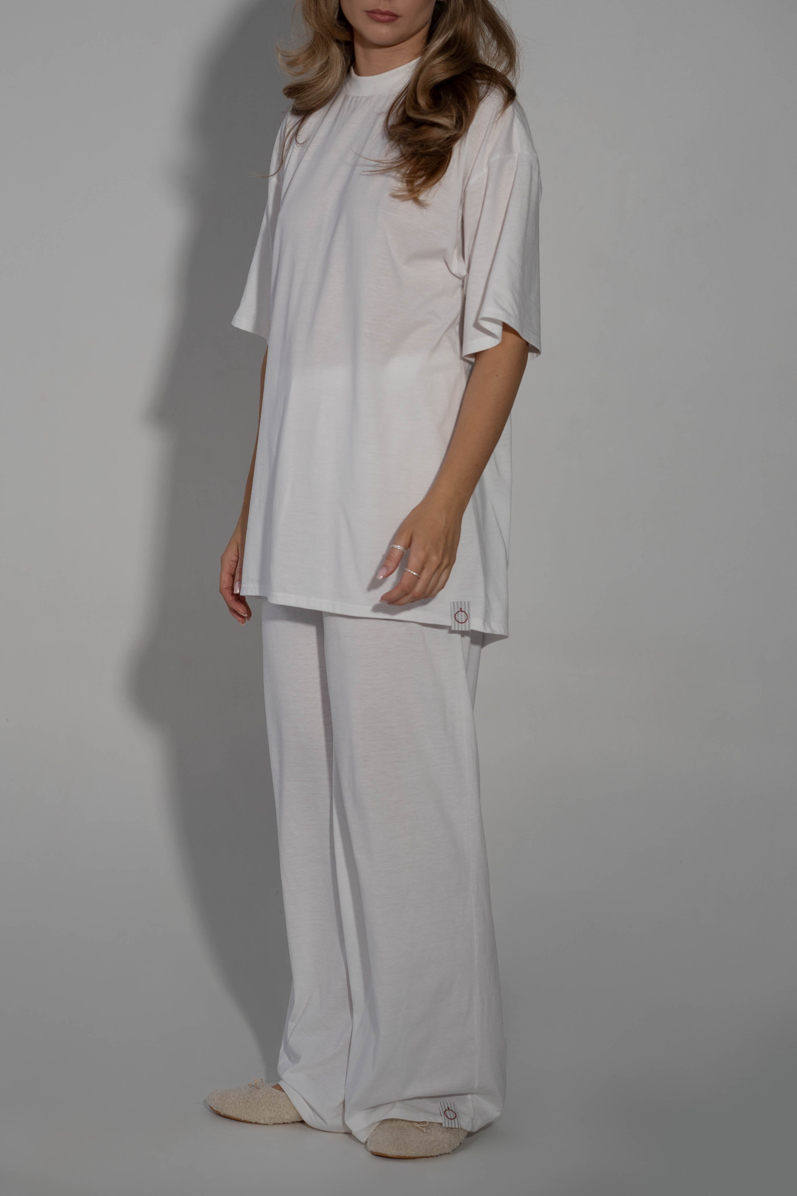 T-krekls ar atvērtu muguras daļu