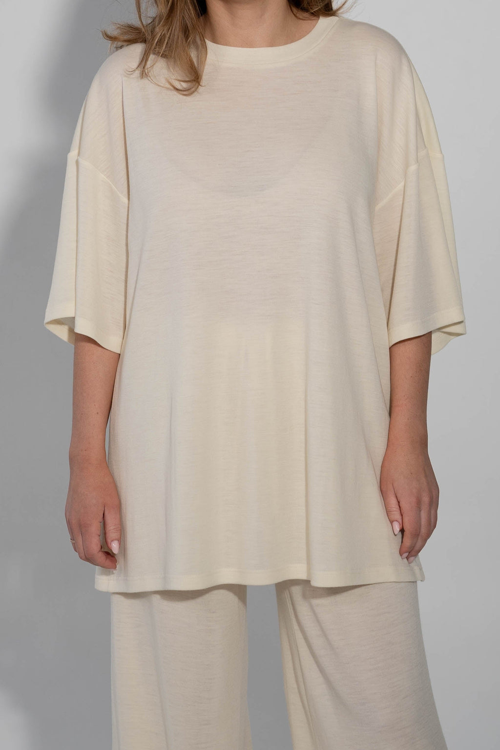 Merino vilnas T-krekls ar atvērtu muguru