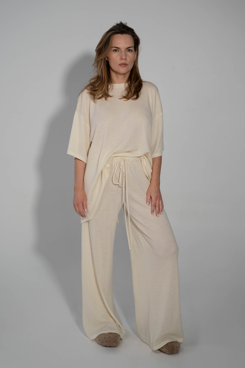 Merino vilnas T-krekls ar atvērtu muguru