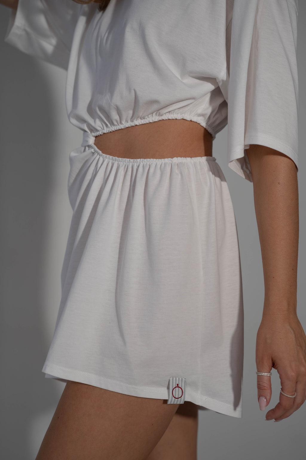 T-krekls ar izgriezumu