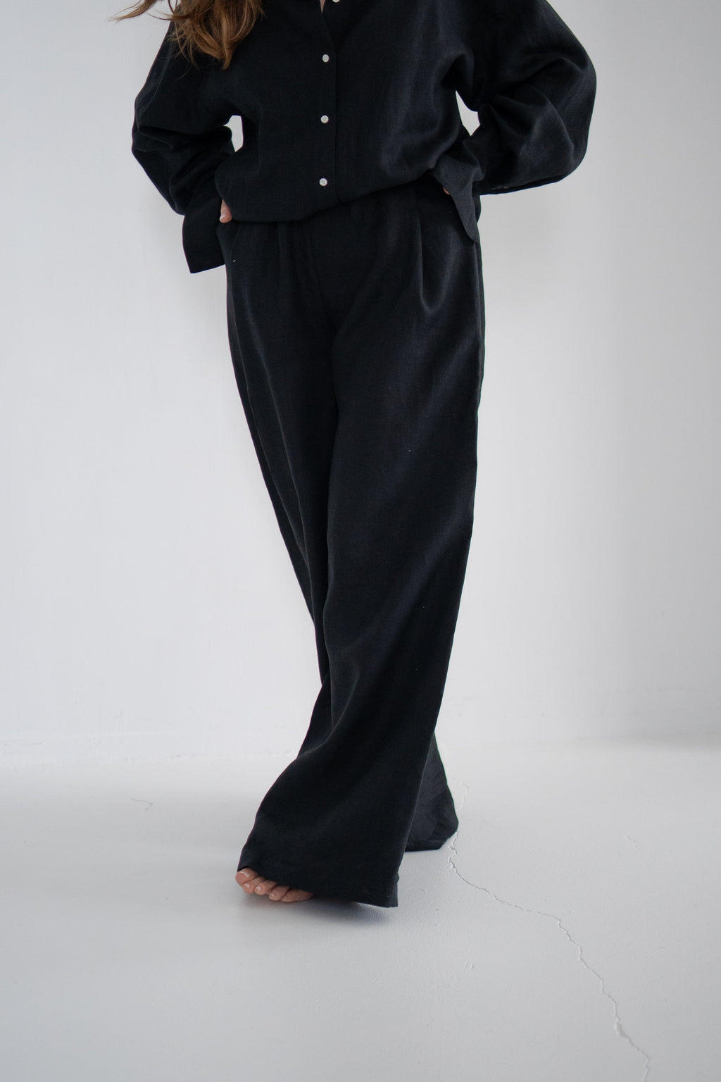 ODA lina krekls ar izgriezumu uz muguras